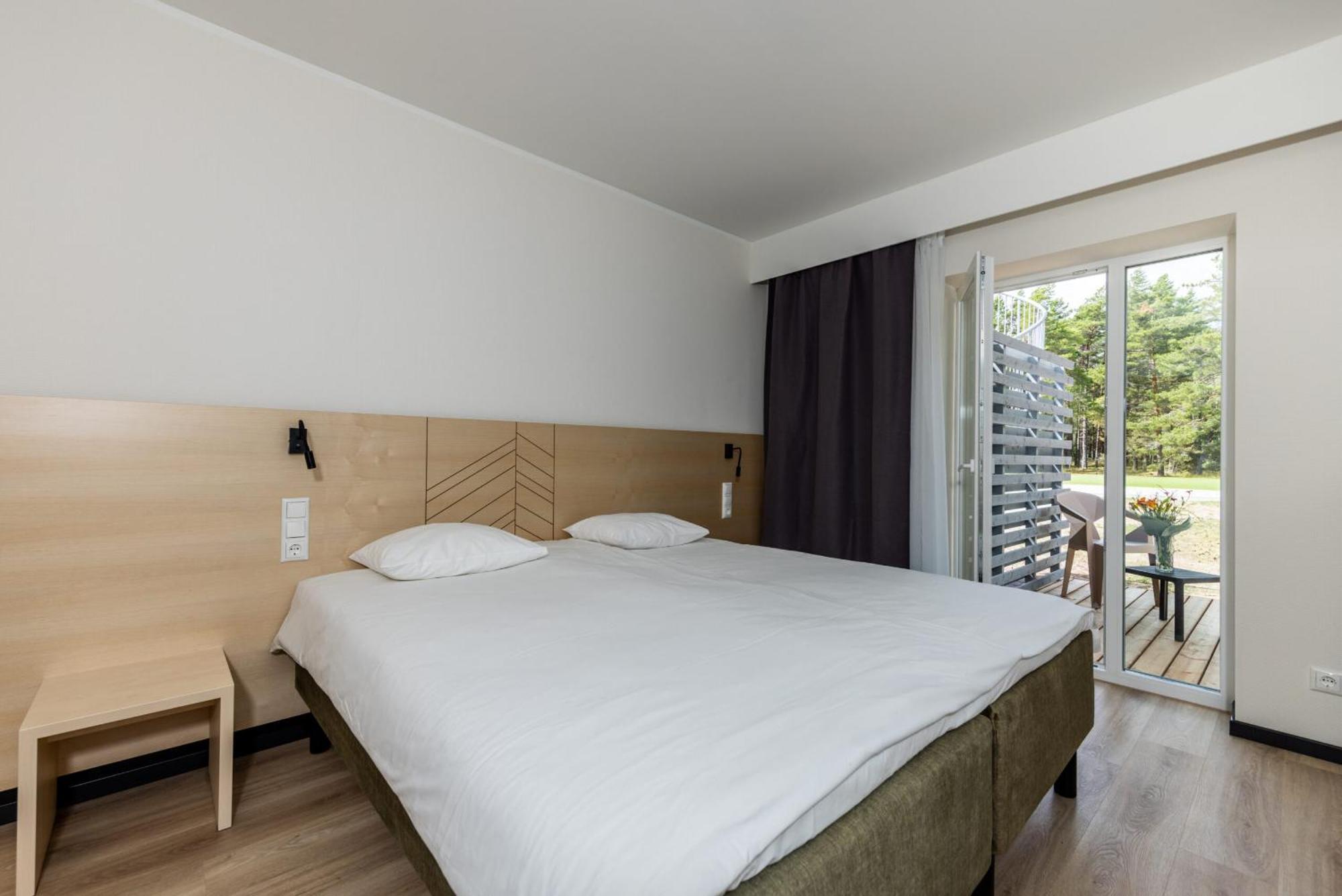 Saaremaa Rannahotell ' Beach Hotel Mandjala Exterior photo