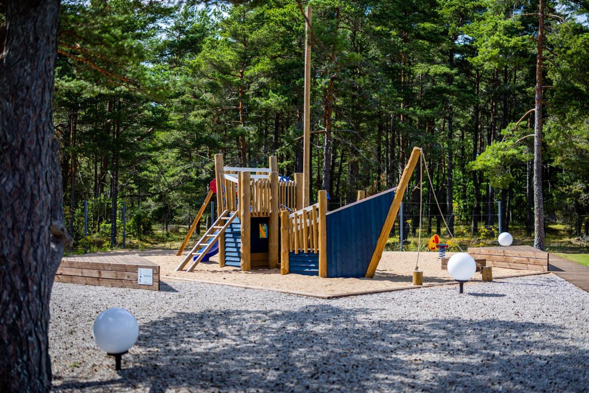 Saaremaa Rannahotell ' Beach Hotel Mandjala Exterior photo