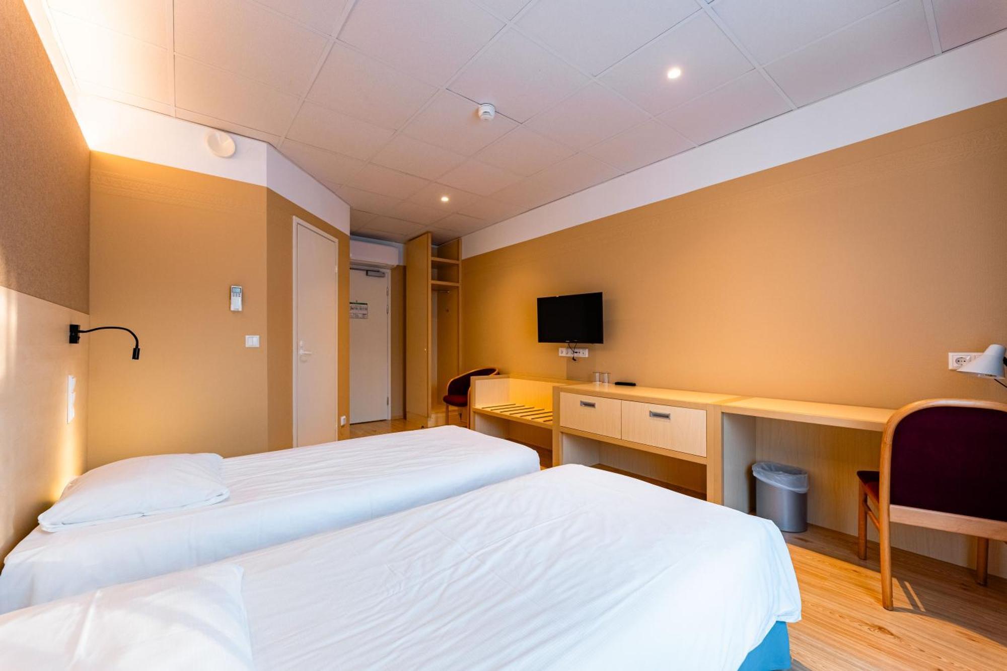 Saaremaa Rannahotell ' Beach Hotel Mandjala Exterior photo