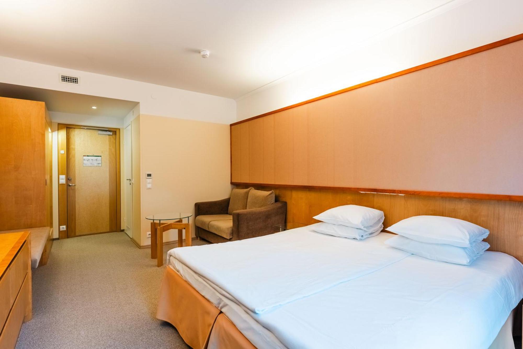 Saaremaa Rannahotell ' Beach Hotel Mandjala Exterior photo